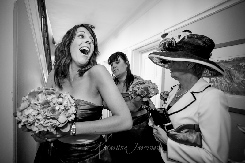 documentary wedding photography - bridesmaids in black and white