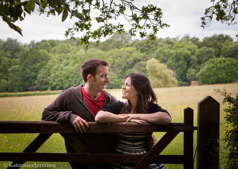engagement photo shoot countryside